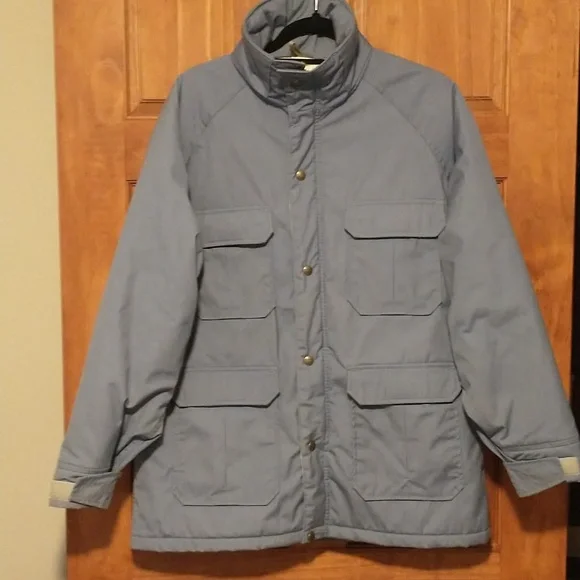 Woolrich woman's size L heavy quilted lined winter parka coat in periwinkle blue - Picture 16 of 16